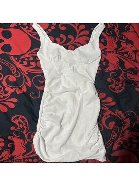 White mini bodycon dress with ruched details #bodycon #party